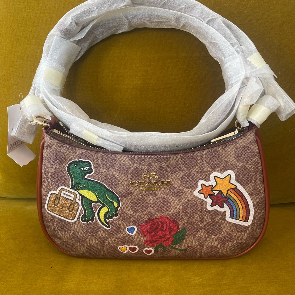 Coach Teri Shoulder Bag Signature Canvas Sticker Print Tan Multi NWT